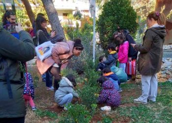 Δενδροφύτευση διά χειρός… παιδιών στον Συνοικισμό