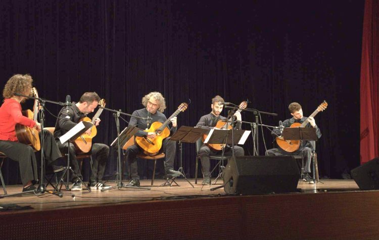 Με επιτυχία πραγματοποιήθηκε το 1ο Φεστιβάλ Κιθάρας του Δήμου Λυκόβρυσης – Πεύκης