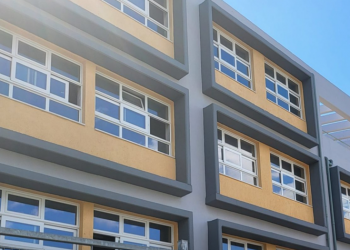 Ένωση Συλλόγων Γονέων και Κηδεμόνων Νέας Φιλαδέλφειας - Νέας Χαλκηδόνας: «Αντί για γιορτή του Πολυτεχνείου έκαναν εκδρομή στο Σταύρος Νιάρχος!»