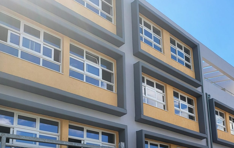 Ένωση Συλλόγων Γονέων και Κηδεμόνων Νέας Φιλαδέλφειας - Νέας Χαλκηδόνας: «Αντί για γιορτή του Πολυτεχνείου έκαναν εκδρομή στο Σταύρος Νιάρχος!»