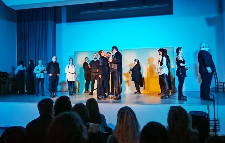 Συγκλόνισε ο «Οθέλλος» του Δημήτρη Κανέλλου στο Συνεδριακό Κέντρο Μεταμόρφωσης