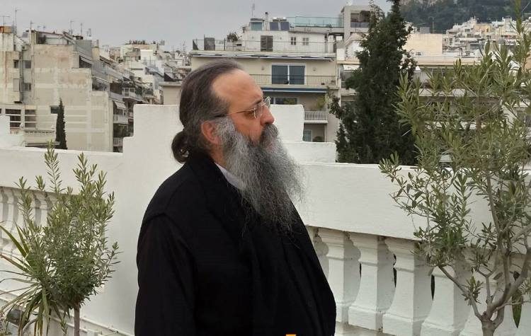 Πατέρας Σταύρος Τρικαλιώτης: Παρουσιάζει νέα ποιητική συλλογή