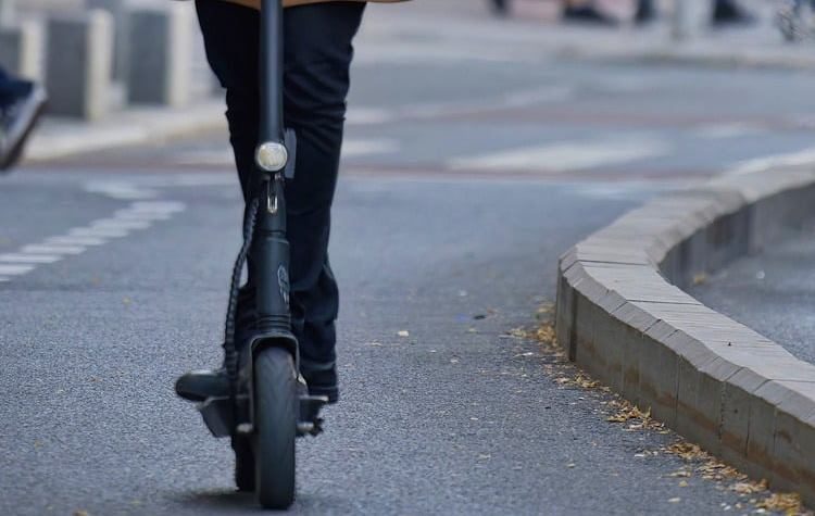 Λεωφόρος Μεσογείων: Τραυματίστηκε σοβαρά 12χρόνος με πατίνι