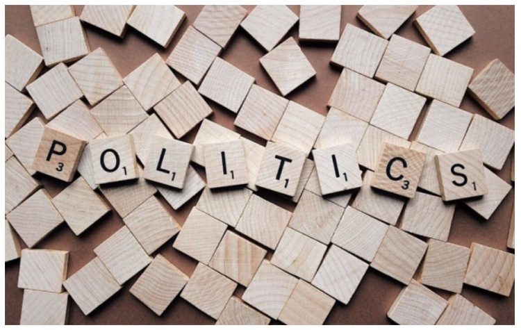 Αφού επιλέξαμε την «αμερικανική πλευρά της Ιστορίας», ιδού η ευκαιρία για να εκδιώξουμε τις βρετανικές βάσεις