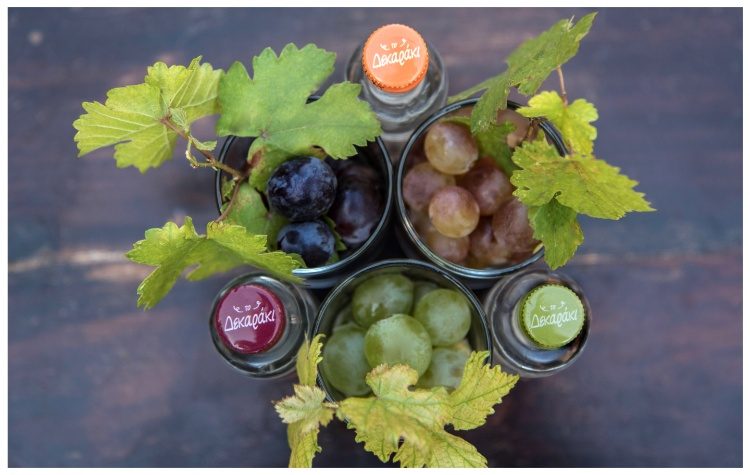 Ξεκίνησε η αποστακτική περίοδος και το τσίπουρο Δεκαράκι ξανά στο επίκεντρο με άριστη ποιότητα!