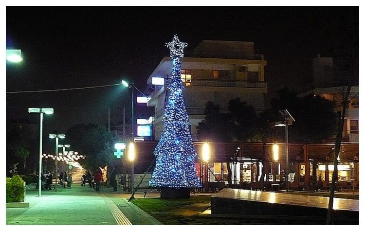 «Μυρίζει» Χριστούγεννα στα Βριλήσσια - Πότε θ’ ανάψει το χριστουγεννιάτικο δέντρο της πόλης