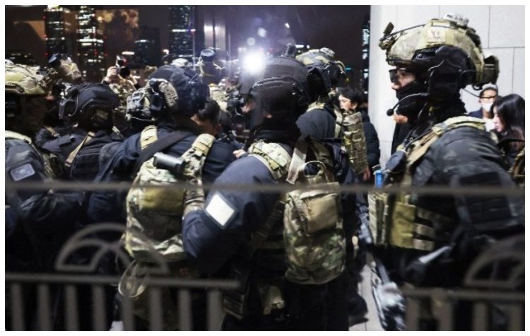 Ν. Κορέα: Δραματικές εξελίξεις μετά την κήρυξη στρατιωτικού νόμου