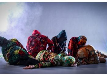 Ο Σπύρος Κουβαράς και η οµάδα σύγχρονου χορού Synthesis 748 Dance Co. επιστρέφουν στο ΠΛΥΦΑ