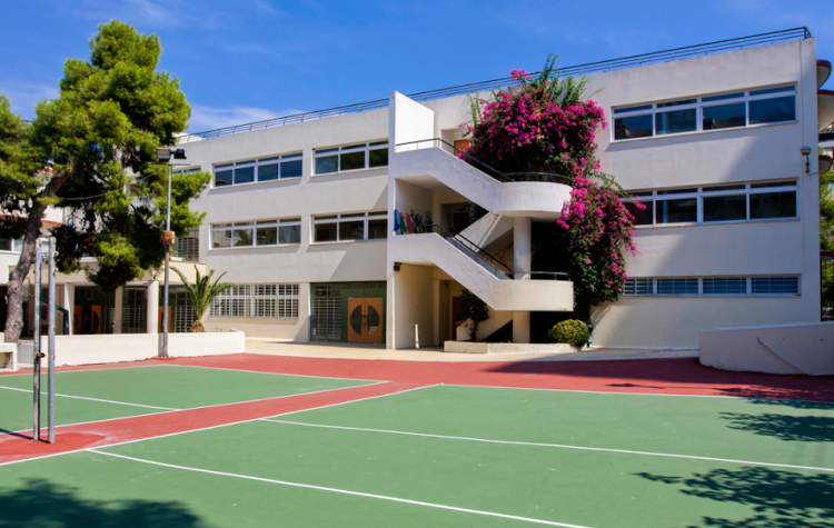 Χριστούγεννα με… εκπαιδευτικά κενά στο 1ο Γυμνάσιο Χολαργού