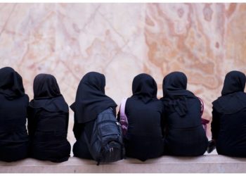 Τα ματωμένα ρόδα του Ιράν - η Ελαφίνα, η Φεγγαρένια, η Ελπίδα…