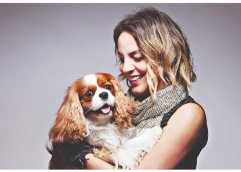 Η Ελένη Γεωργακοπούλου (Katt Sway) στην «Α»: «Δεν πρέπει τα ευαίσθητα παιδιά να «απολογούνται» για τις ευαισθησίες τους»