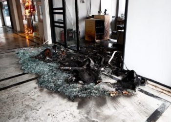 Πυρκαγιά σε κατάστημα στο Κοντόπευκο  - Σοβαρές ζημιές