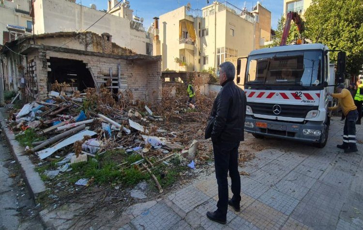 Καθαρισμός οικοπέδου στην οδό Ελ Αλαμέιν & Κίου στη Νέα Ιωνία