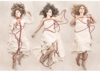 Μονόκλινο σε Μπουάτ: Μια παράσταση που θα σας χαλάσει σίγουρα τη διάθεση