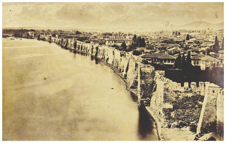 Αρχαιολογία & Ιστορία: Πώς γκρεμίστηκαν τα ασφυκτικά θαλάσσια τείχη της Θεσσαλονίκης και η πόλη ανοίχτηκε στη θάλασσα