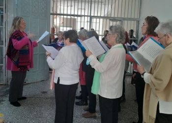 Δήμος Χαλανδρίου: Η Χορωδία 60+ τραγούδησε στους κρατούμενους του Κορυδαλλού