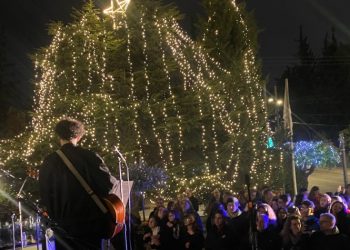 «Λάμψη» γιορτών στον Δήμο με… πρωταγωνιστές τα παιδιά
