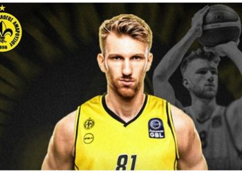 Θωρακίζει την ρακέτα με  Άντι Βαν Βλιτ το Μαρούσι