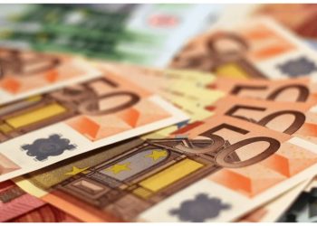 Σε εφαρμογή 18 μειώσεις φόρων και 7 μέτρα στήριξης των εισοδημάτων το 2025