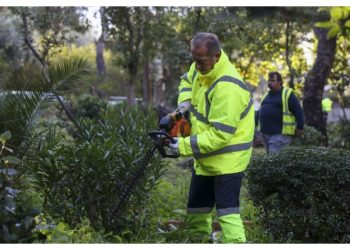 Εργασίες καλλωπισμού στη περιοχή της  Αγίας Φιλοθέης από τις υπηρεσίες του Δήμου Αμαρουσίου