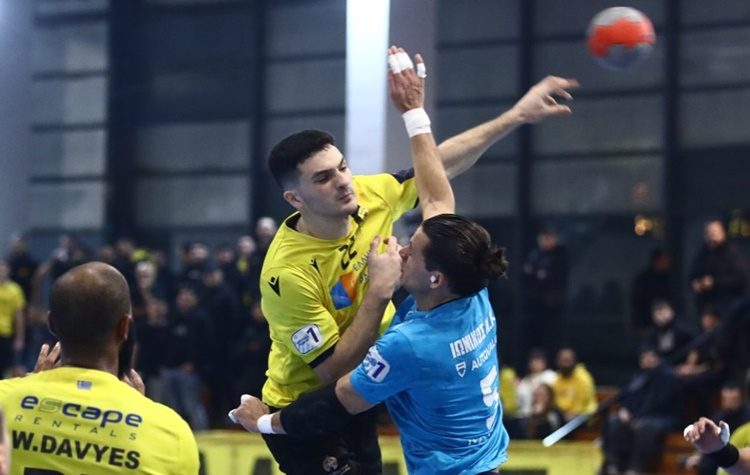 Η  ΑΕΚ πήρε εύκολα το ντέρμπι με τον Ιωνικό