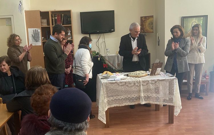 ΚΑΠΗ - ΚΕΜΜΕ: Εκδηλώσεις σε εορταστικό κλίμα, με ευχές, χαμόγελα και προαναγγελίες