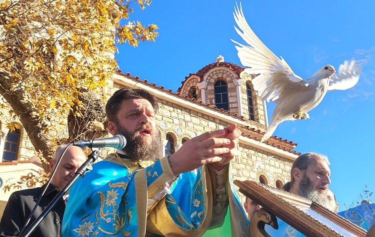 Με κατάνυξη εορτάστηκαν τα Θεοφάνεια στον Δήμο Μεταμόρφωσης
