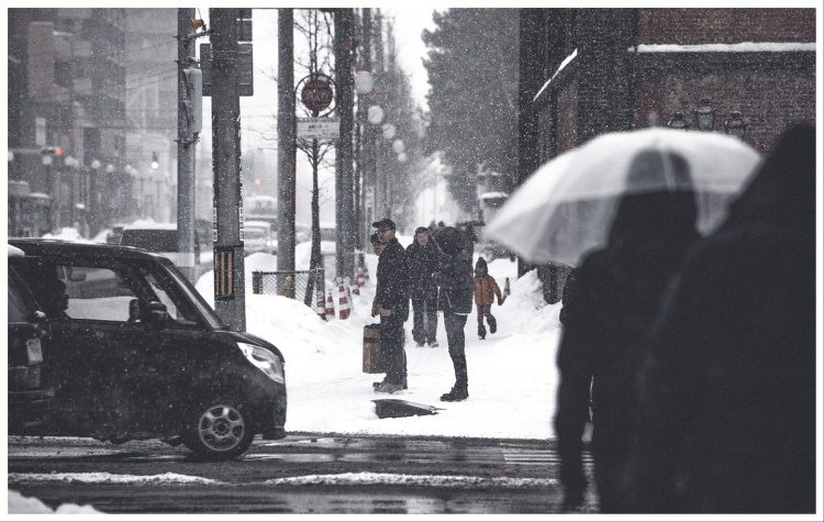 Έκτακτο δελτίο ΕΜΥ: Καταιγίδες, χιόνια και πτώση θερμοκρασίας έως 10 βαθμούς μέχρι την Τρίτη