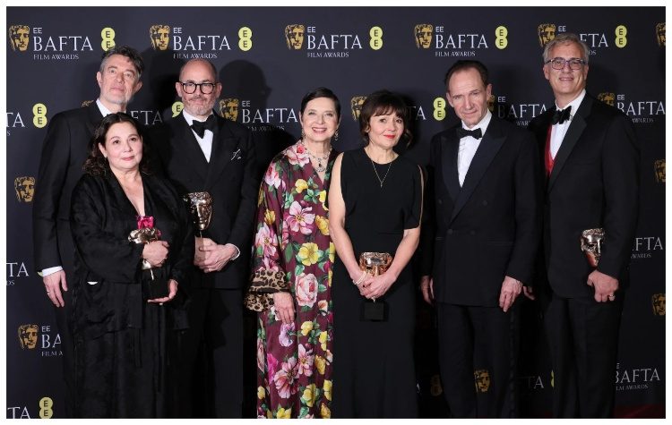 Απονεμήθηκαν τα βραβεία BAFTA: Πρόδρομος των Όσκαρ 2025