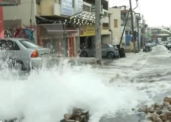 Έσπασε αγωγός της ΕΥΔΑΠ στη Λεωφόρο Μεσογείων