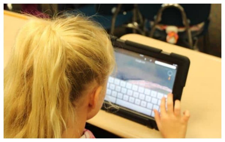  «Εθισμός στο Διαδίκτυο» από τη Σχολή Γονέων