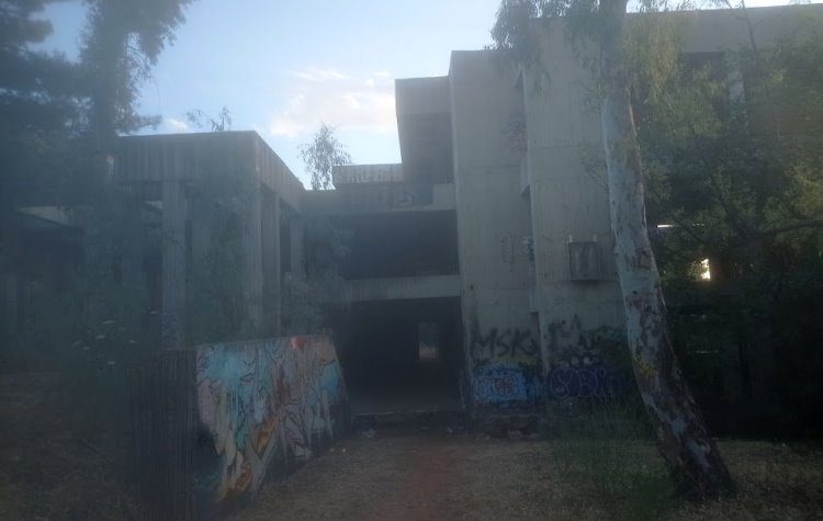 Γονείς 1ου Γυμνασίου Παπάγου: Νέα παρέμβαση για την αφύλακτη οικοδομή