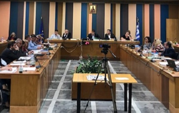 Δημοτικό Συμβούλιο: Ομόφωνο «όχι» στις κεραίες κοντά σε σχολεία του Άνω Χολαργού