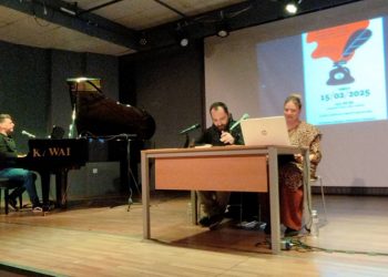 Είκοσι τέσσερις ποιητές κατέθεσαν επί σκηνής τις δημιουργίες τους