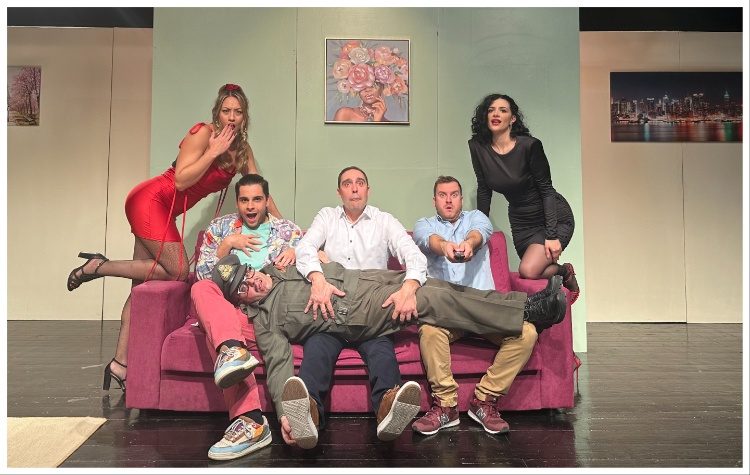 «Για Φίλου …Πήδημα» του Ντίνου Σπυρόπουλου στο Θέατρο Αλκμήνη