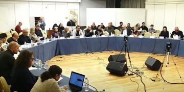 Δ. Σ. Κηφισιάς για Τέμπη: «Ασφαλείς δημόσιες μεταφορές και αυστηρή τιμωρία των ενόχων»