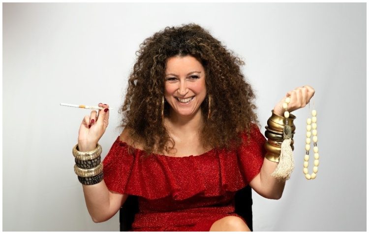 Κατερίνα Βρανά: Final Countdown της sold out παράστασης «Ντερμπεντέρισσα»