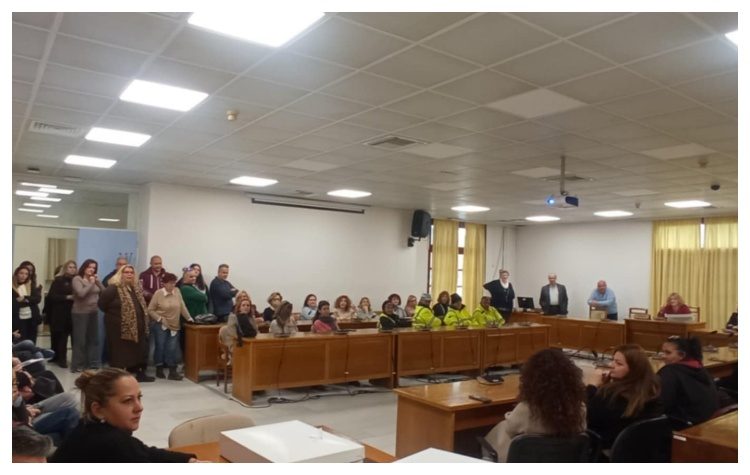 Πραγματοποιήθηκε η κοπή της πίτας των εργαζομένων του Δήμου