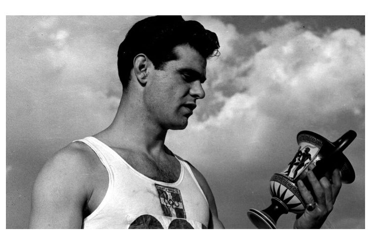 «Έφυγε» ο θρυλικός Γιώργος Ρουμπάνης