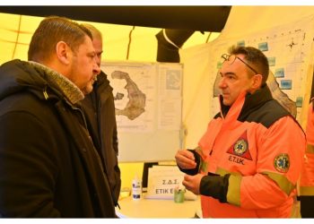 Επίσκεψη Νίκου Χαρδαλιά στη Σαντορίνη «για να συνδράμουμε έμπρακτα τους συμπολίτες μας»