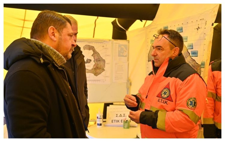 Επίσκεψη Νίκου Χαρδαλιά στη Σαντορίνη «για να συνδράμουμε έμπρακτα τους συμπολίτες μας»