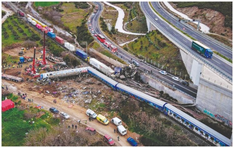 Η τραγωδία των Τεμπών: Στρεβλώσεις, αποπροσανατολισμοί αλλά και επικοινωνιακή διαχειριστική ανικανότητα