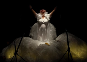 «Αντιγόνη μου»- Μια παράσταση που υπενθυμίζει σε όλους μας το λόγο της ύπαρξής μας