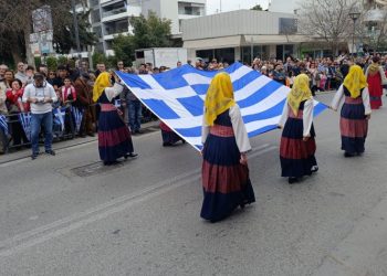 Παρέλαση 25ης Μαρτίου: «Πλημμύρισε» από νιάτα η Αγία Παρασκευή
