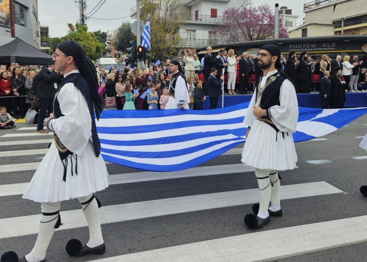 Με όλες τις τιμές ο εορτασμός της 25ης Μαρτίου στo Ηράκλειο