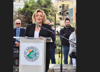 Με λαμπρότητα πραγματοποιήθηκε ο εορτασμός της 25ης Μαρτίου