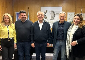 Ο Σύλλογος Πελοποννησίων πήγε… Δημαρχείο Χολαργού