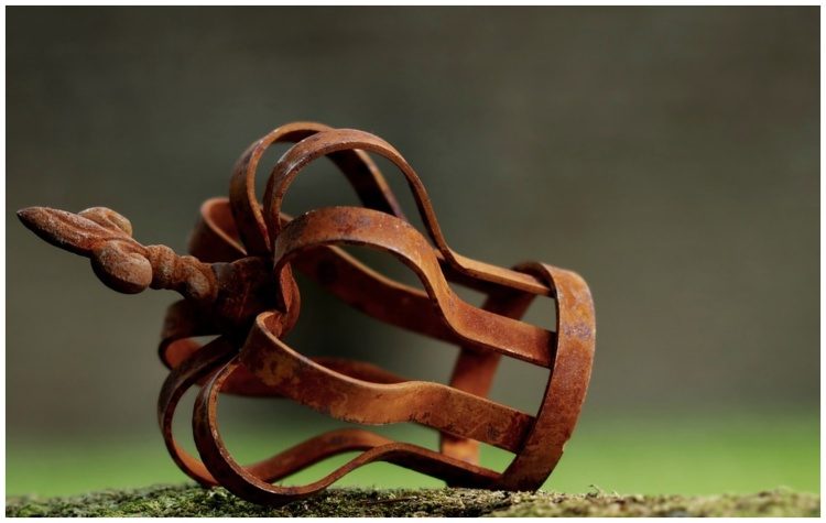 Σκέψεις με αφορμή το επίθετο των τέκνων του πρώην βασιλιά Κωνσταντίνου