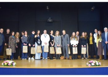 ΓΕΛ Μελισσίων: 1ο βραβείο στον διαγωνισμό «Η μορφή της μητέρας στη Νεοελληνική Λογοτεχνία»