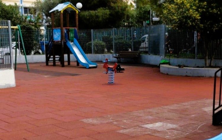 Επαναλειτουργεί η παιδική χαρά στην οδό Τέλλου Άγρα
